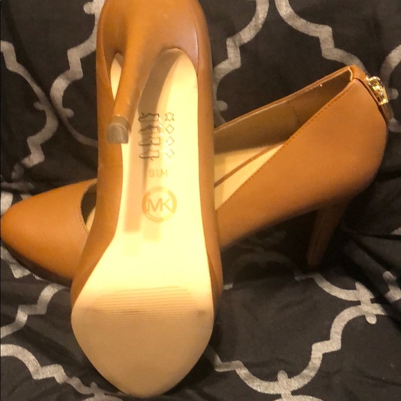 Michael Kors high heels - Picture 2 of 3